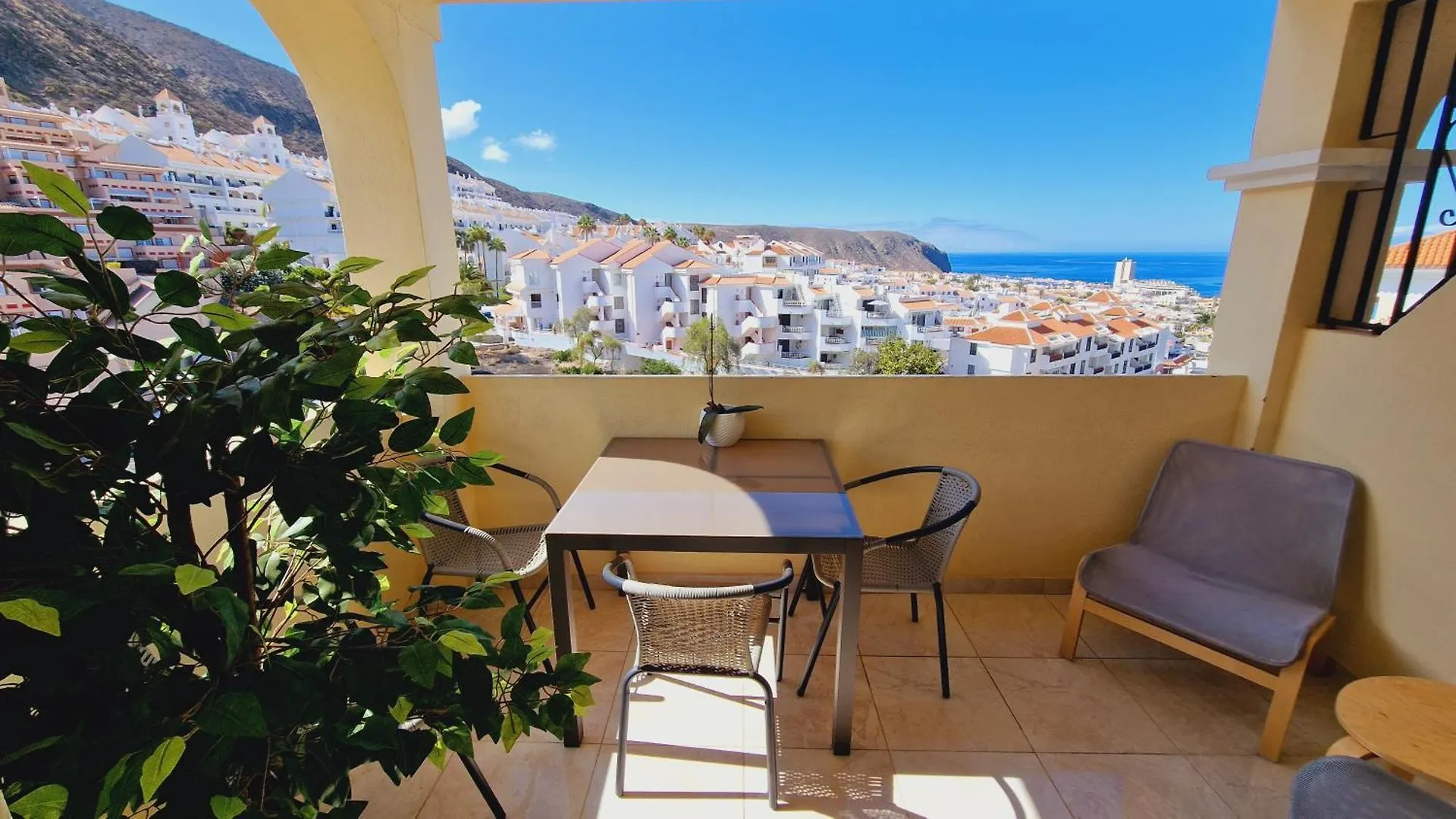 Lana Castle Apartment With Sea View Los Cristianos